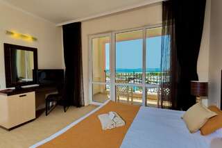 Курортные отели DIT Majestic Beach Resort Солнечный Берег Номер-студио с видом на море-1
